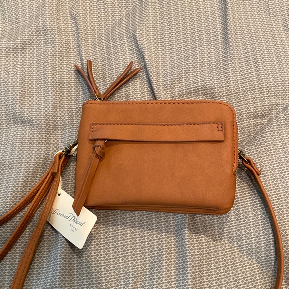 Universal Thread Handbags - NWT Small wristlet/crossbody